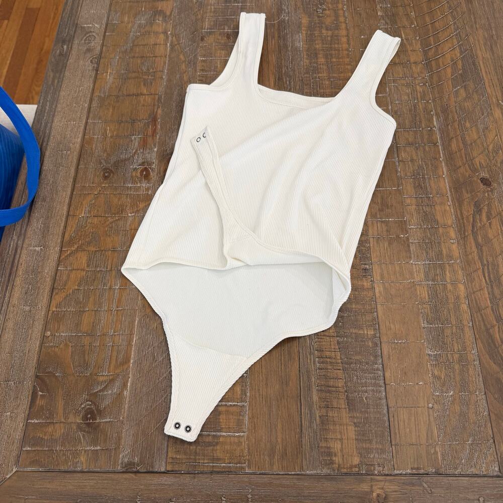 Abercrombie never worn white ribbed bodysuit - Picture 5 of 7